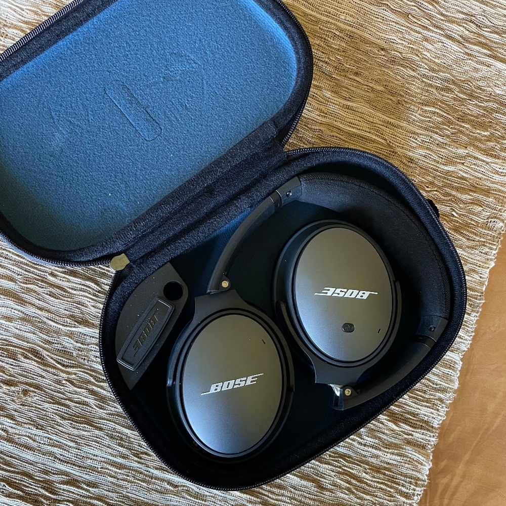 Bose Quiet Comfort 25 Noise Canceling Headphones